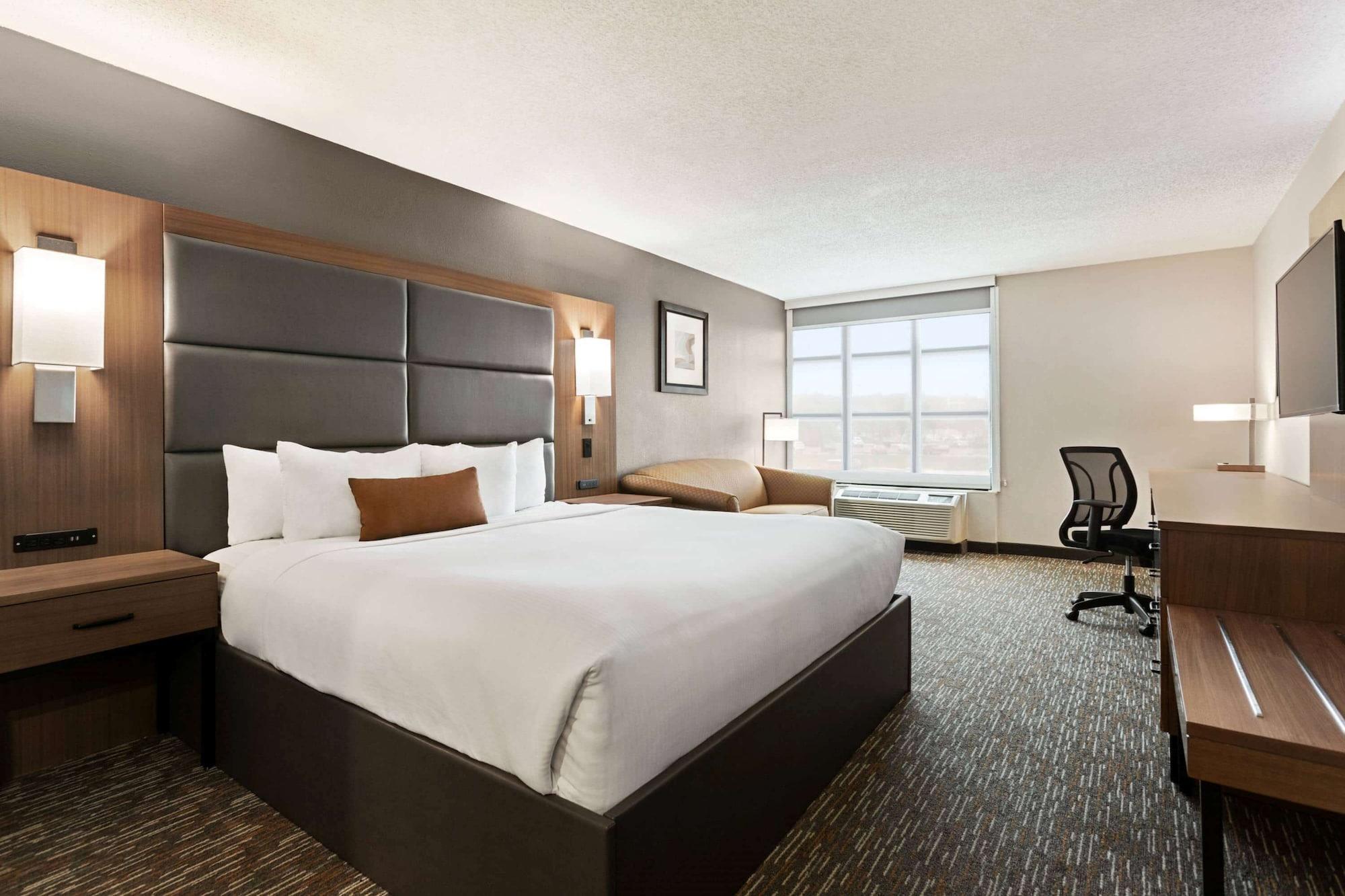 Wingate By Wyndham Cincinnati Блу Аш Экстерьер фото