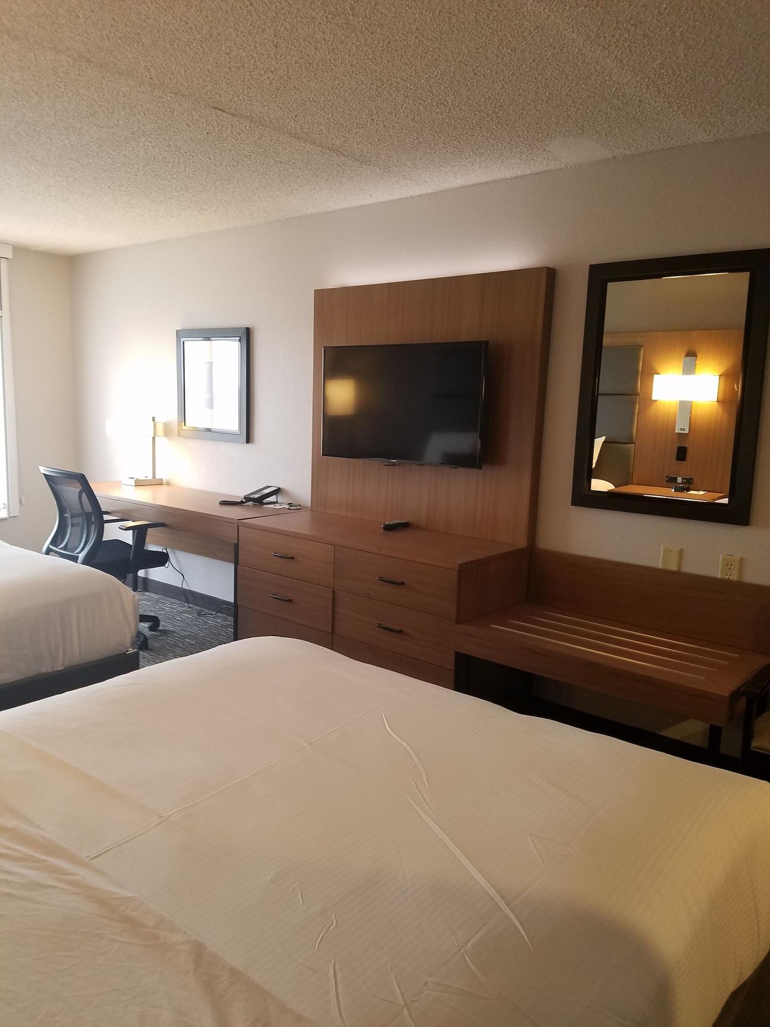 Wingate By Wyndham Cincinnati Блу Аш Экстерьер фото