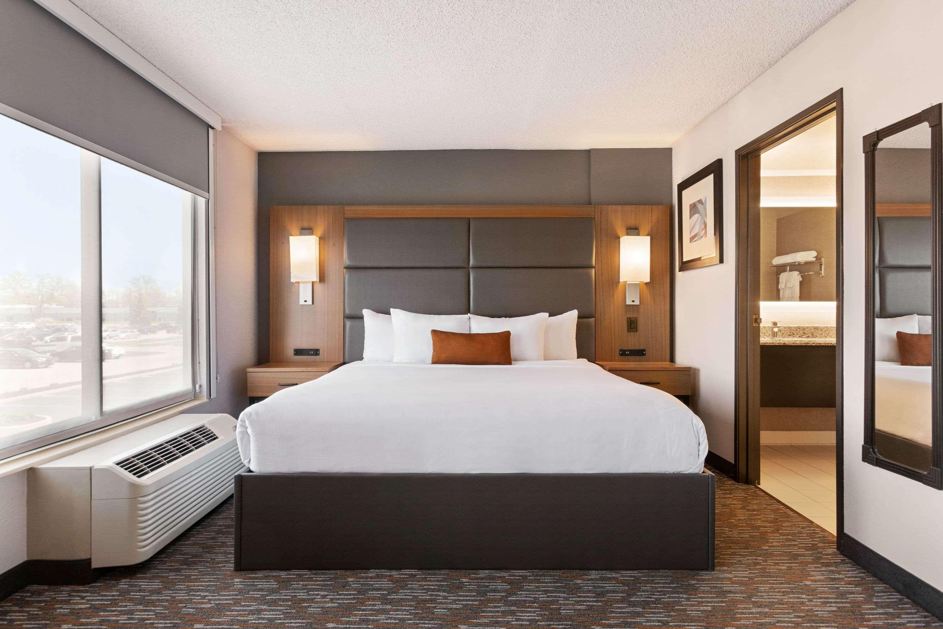 Wingate By Wyndham Cincinnati Блу Аш Экстерьер фото