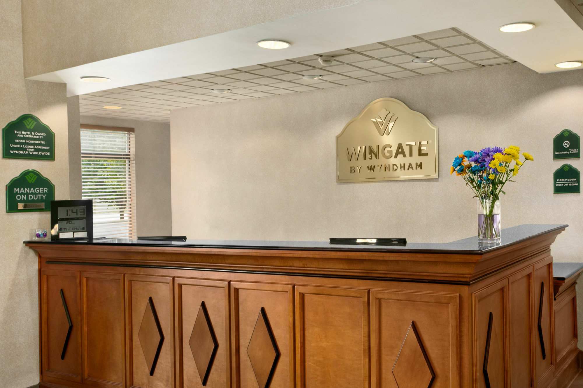 Wingate By Wyndham Cincinnati Блу Аш Экстерьер фото