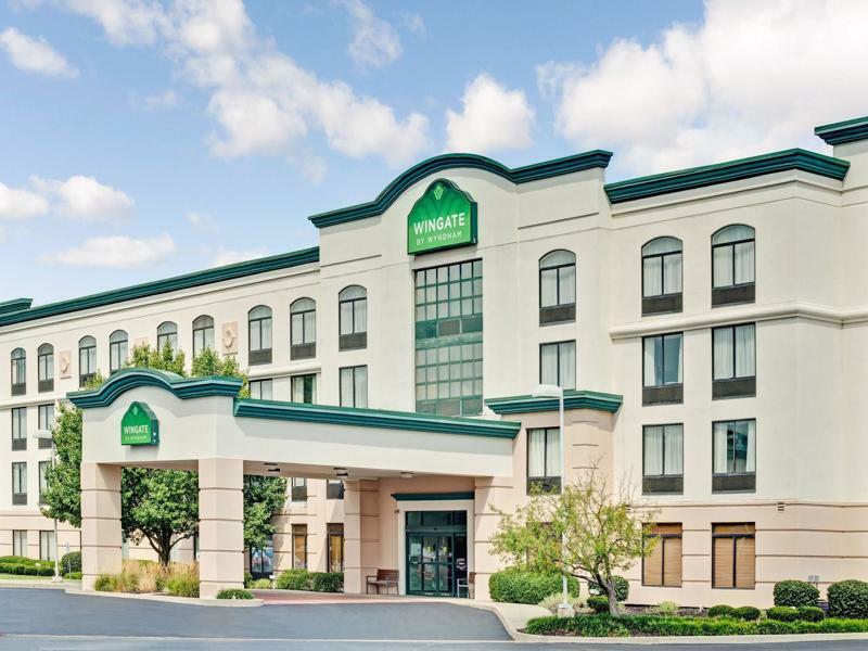 Wingate By Wyndham Cincinnati Блу Аш Экстерьер фото