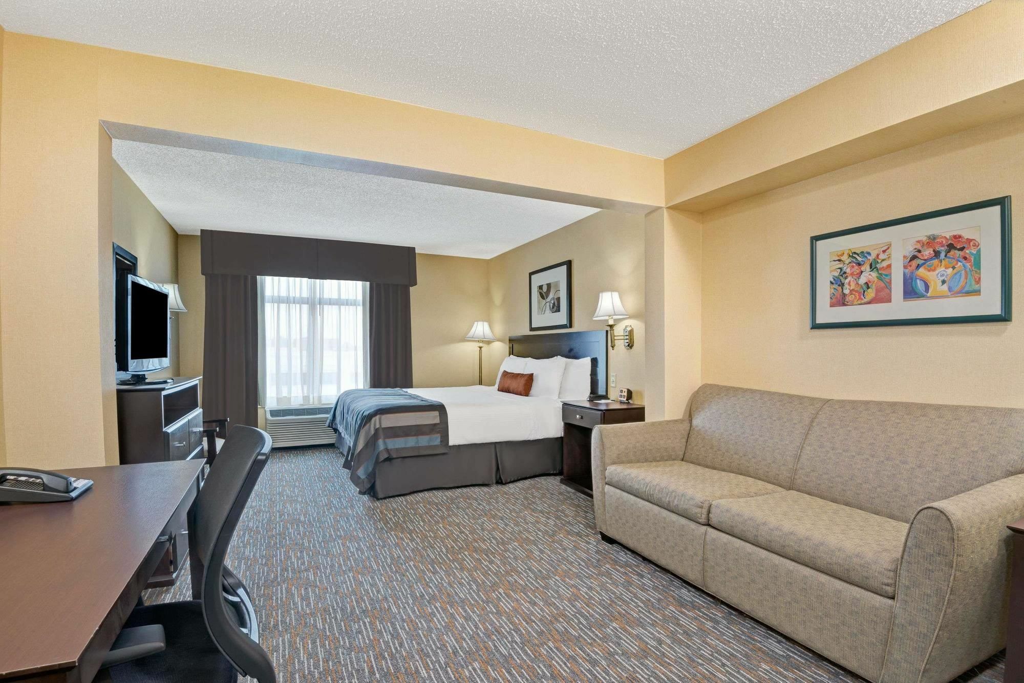 Wingate By Wyndham Cincinnati Блу Аш Экстерьер фото